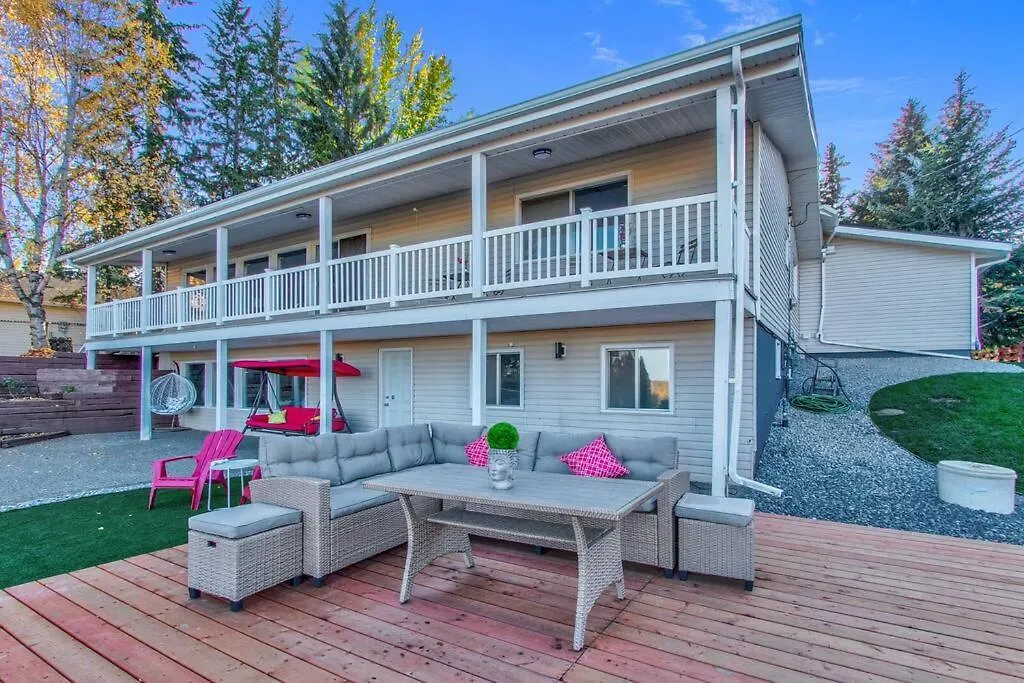 Stunning River View Home, King Bed, Golf, Firepit Edmonton Kanada