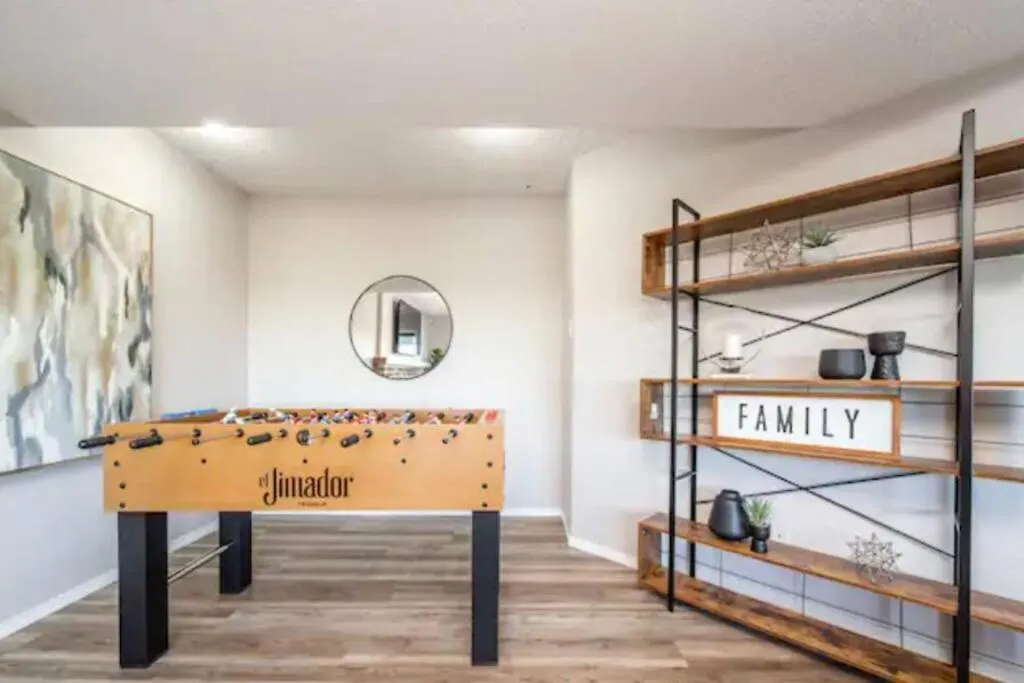 Stunning River View Home, King Bed, Golf, Firepit Edmonton Kanada