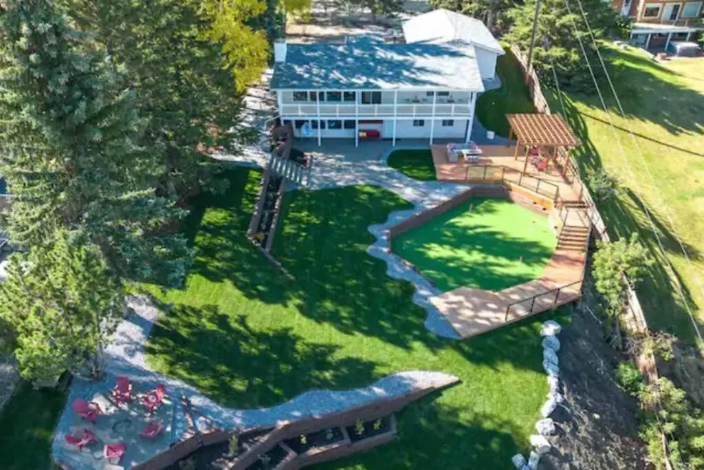 Stunning River View Home, King Bed, Golf, Firepit Edmonton Apartament