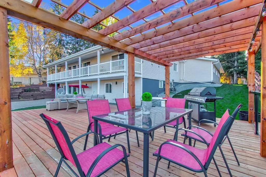 Apartament Stunning River View Home, King Bed, Golf, Firepit Edmonton