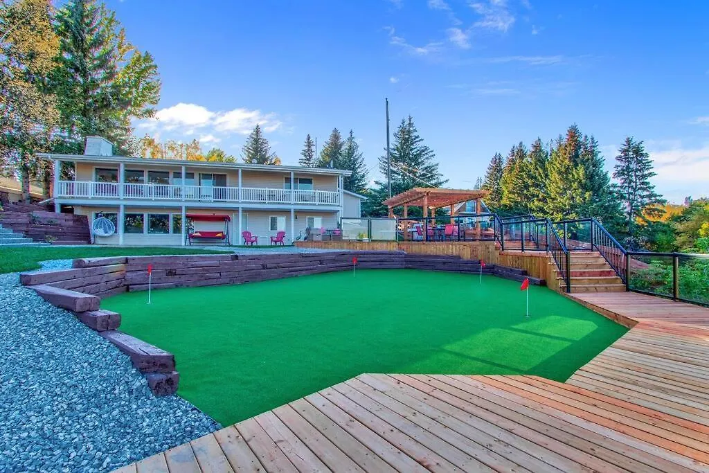 Apartament Stunning River View Home, King Bed, Golf, Firepit Edmonton Kanada
